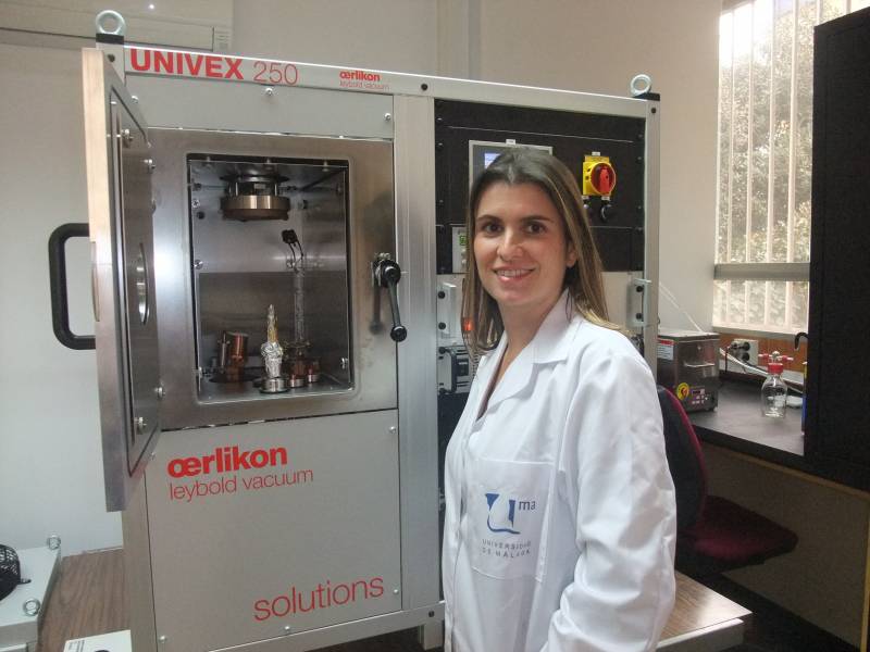 “Podremos cubrir paredes y ventanas con células solares transparentes y flexibles”