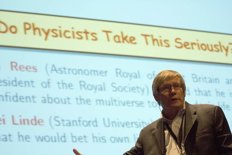 Alan Guth, ‘padre’ de la inflación cósmica, en el ICHEP2014 de Valencia