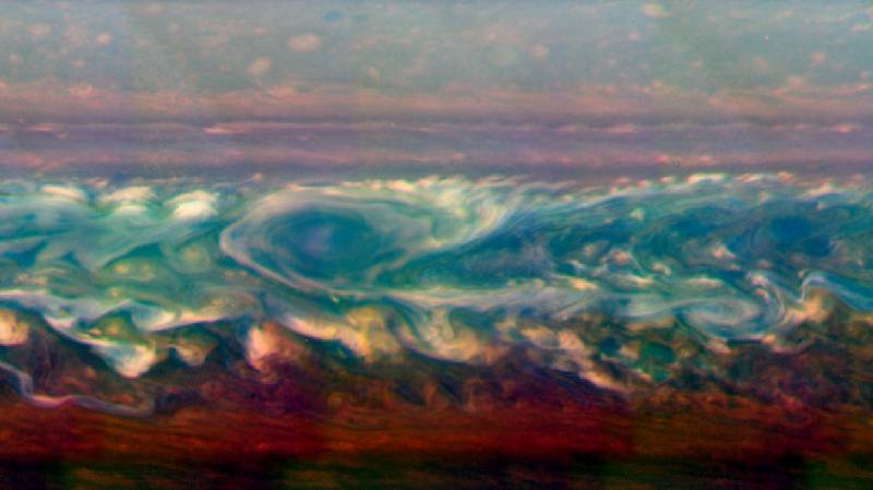 Atmósfera agitada en Saturno