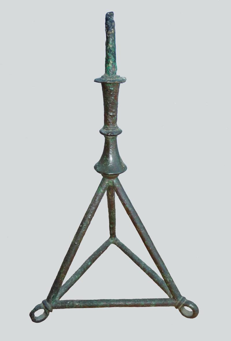 Candelabro de la Edad Media hallado en las costas de Ibiza