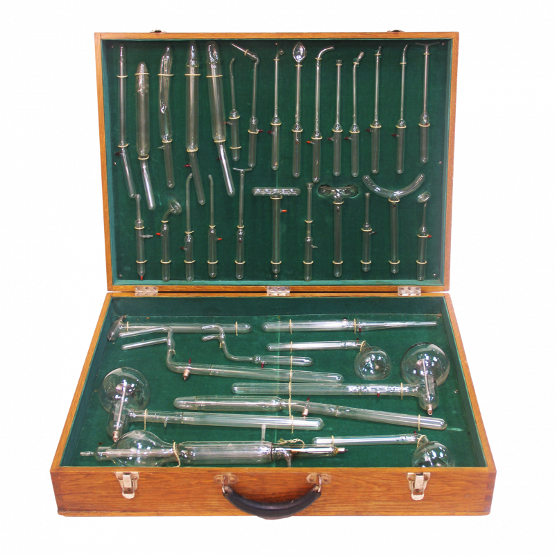 Estuche muestrario con electrodos vacuos (Laboratorio Eléctrico Sánchez 1930-1950)