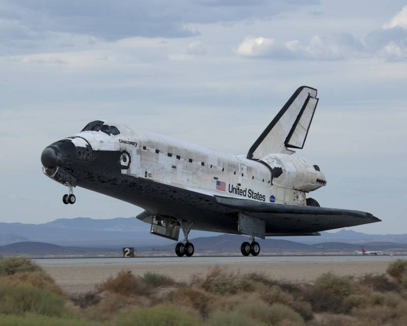 El Discovery aterriza con exito