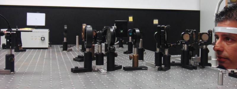 Primer simulador visual binocular de óptica adaptativa del mundo