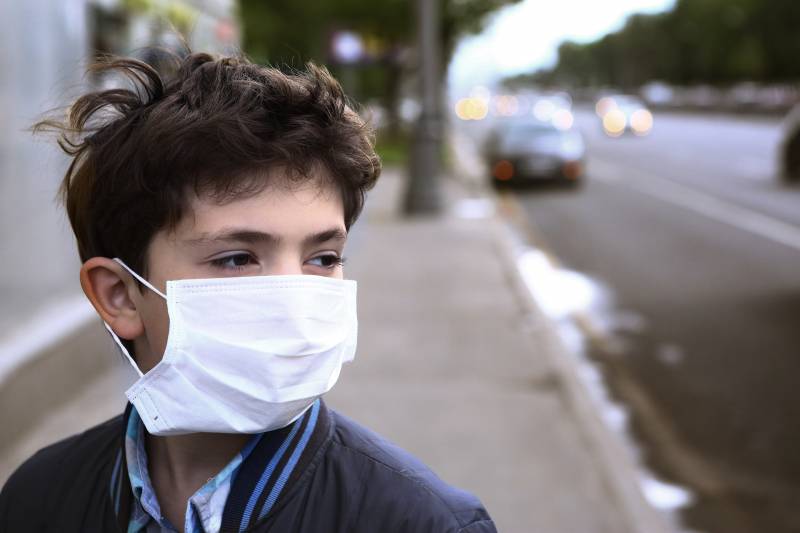 Aire urbano no apto para cerebros infantiles