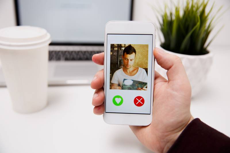 La ciencia desmonta los mitos de las 'apps' para ligar: sus usuarios buscan lo mismo que en cualquier discoteca 