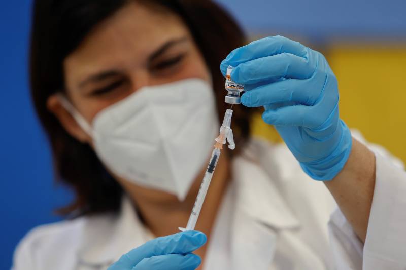 Vacunas covid: ¿habrá que reforzar cada pocos meses a la población general?