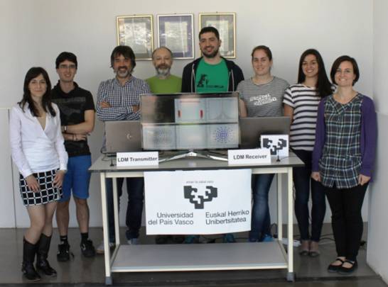Grupo Tratamiento de Señal y Radiocomunicaciones de la UPV/EHU (Jon Montalban, quinto por la izquierda). / UPV/EHU