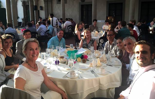 Tributo que Caltech rindió en 2016 a la profesora Frances Arnold con motivo del 25 aniversario del primer experimento de evolución dirigida llevado a cabo en su laboratorio. Ese mismo año, la doctora Arnold recogió el premio Millenium (considerado como el Nobel de Tecnología) y anteriormente, en 2011, recibió el premio Draper (equivalente al Nobel de Ingeniería), entre otros muchos. / M. Alcalde