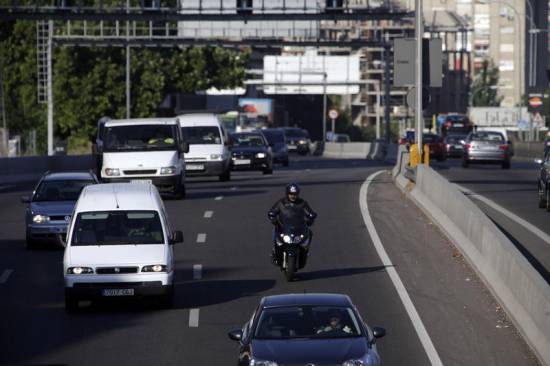 Conducir a la velocidad adecuada reduciría un 25% el número de muertes en carretera, según cálculos de la DGT. Imagen: Sinc