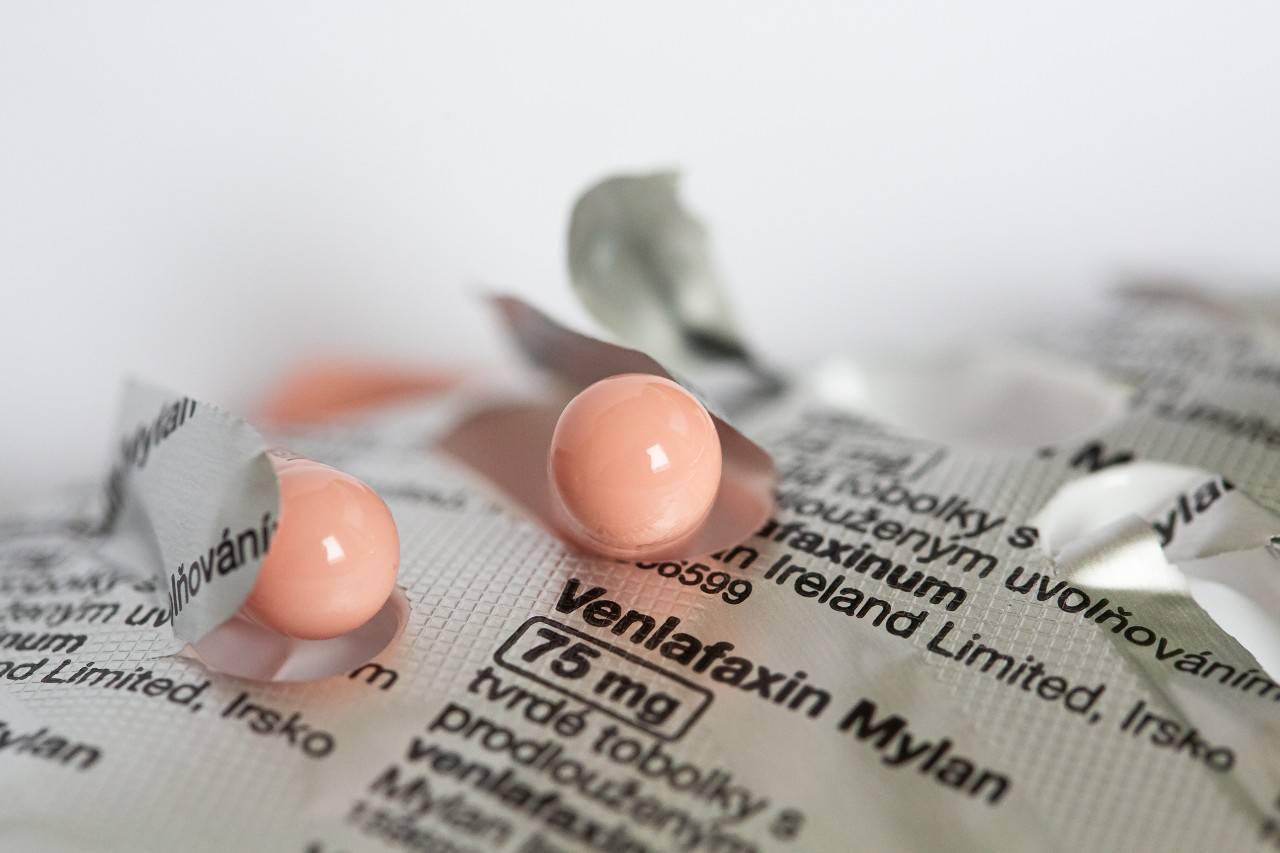 La venlafaxina, un recaptador de la serotonina, ha sido uno de los antidepresivos evaluados en el estudio. / Adobe Stock