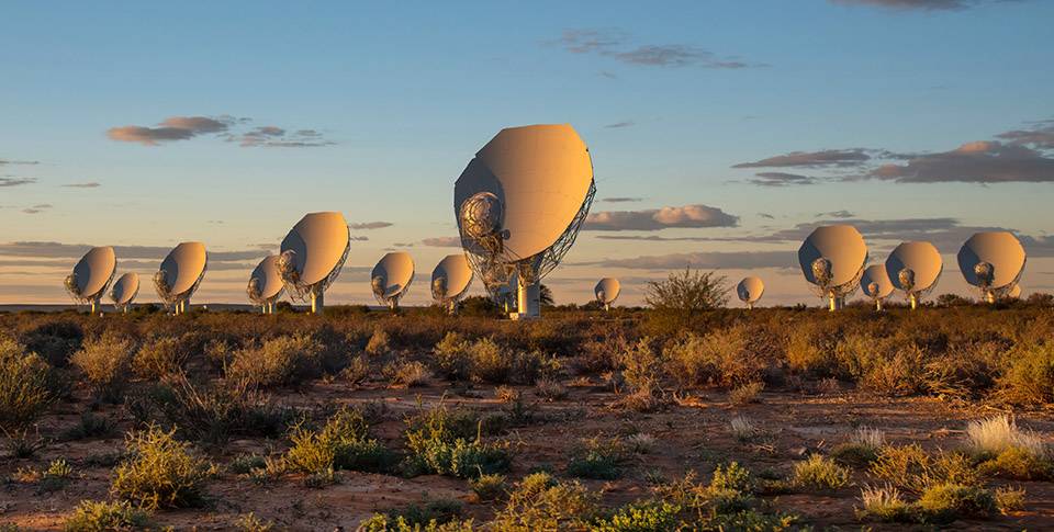 Radiotelescopio MeerKAT, situado en el semidesierto de Karoo, en Sudáfrica. / SARAO