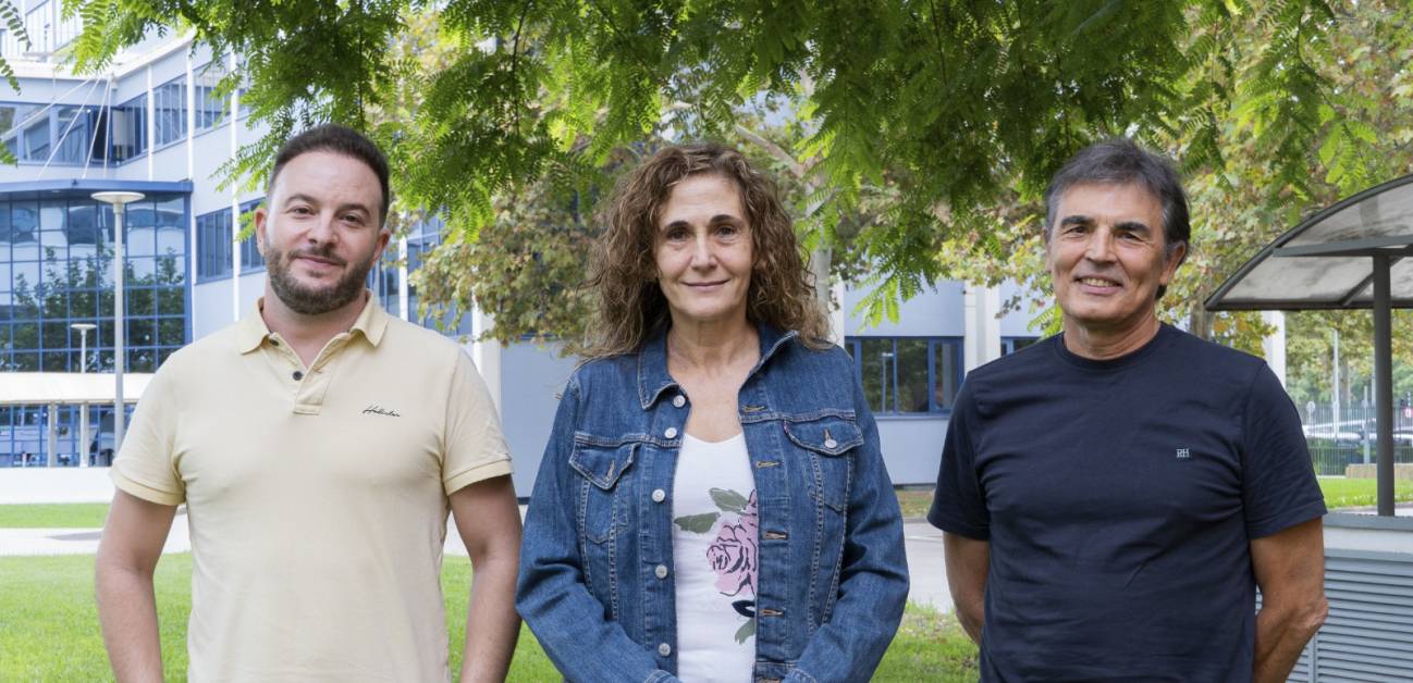 Alberto Blázquez, María Luisa Marín y Francisco Boscá, investigadores del ITQ que participan en el trabajo./ ITQ (CSIC-UPV)