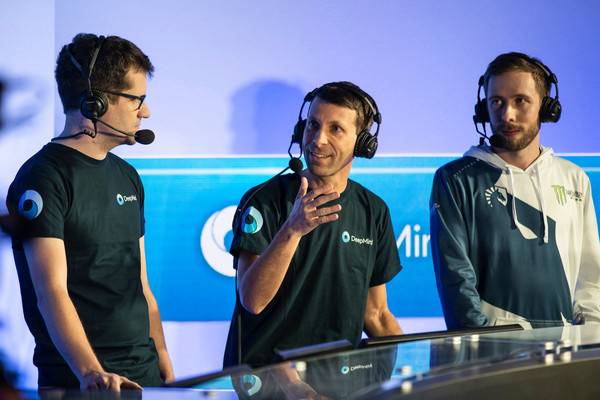 Esta inteligencia artificial juega a StarCraft II mejor que el 99,8% de la gente 2