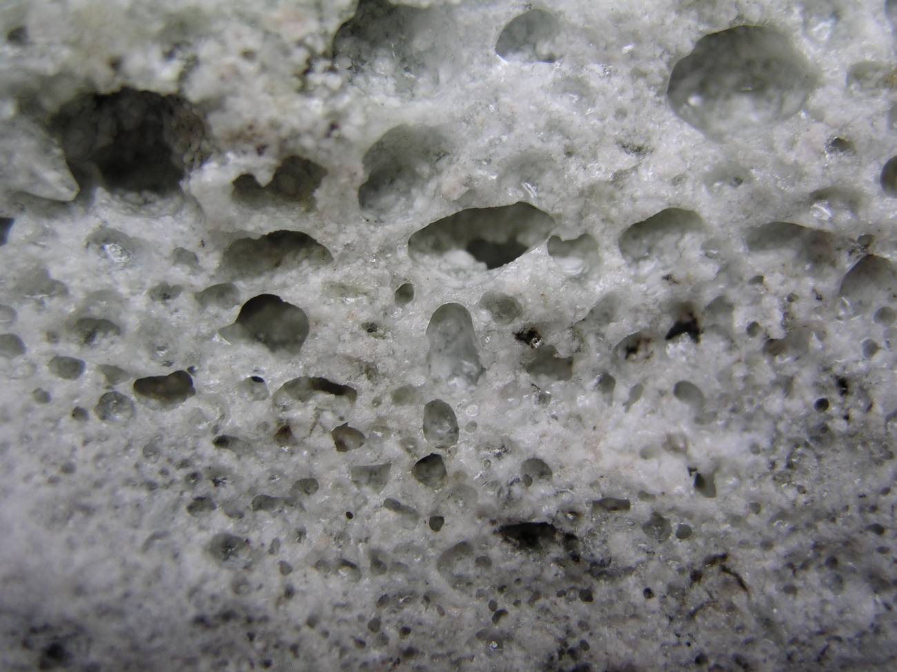 Aspecto vacuolar del vidrio de las zonas de menor temperatura