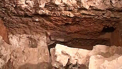 Restos del siglo I en la basílica de Sant Just