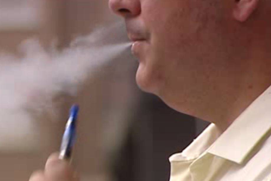El cigarrillo electrónico contiene menos nicotina que el tabaco tradicional
