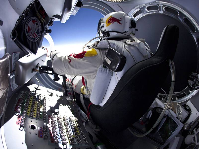 El viento obliga a aplazar el salto estratosférico