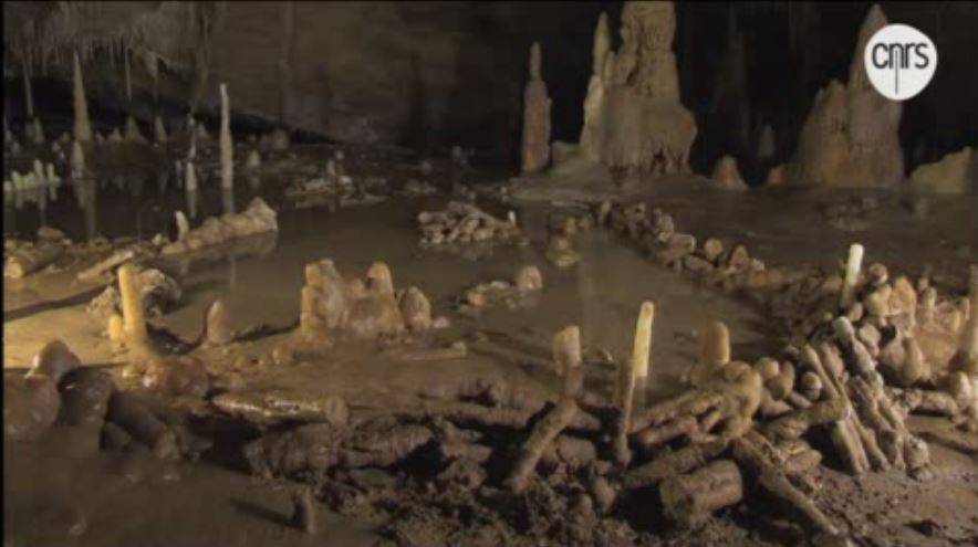 Los neandertales controlaban el fuego hace 176.000 años