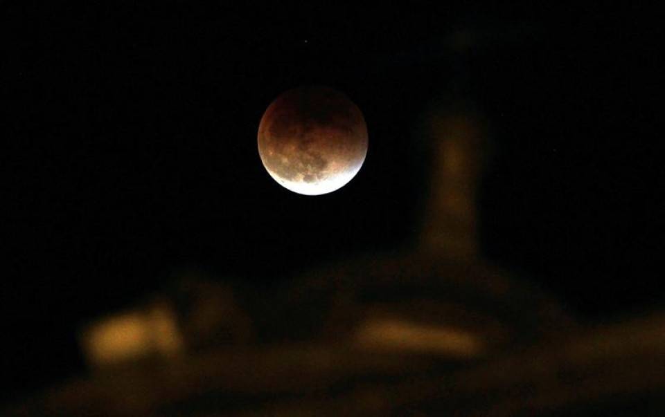 Superluna y eclipse lunar no volverán a coincidir hasta 2033