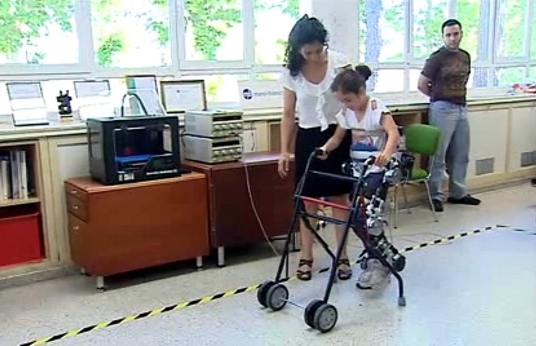 Un exoesqueleto biónico para volver a caminar
