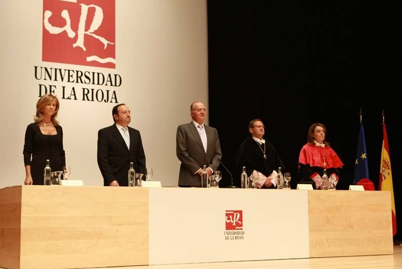 El curso universitario comienza con la mención a la 'Estrategia Universidad 2015'