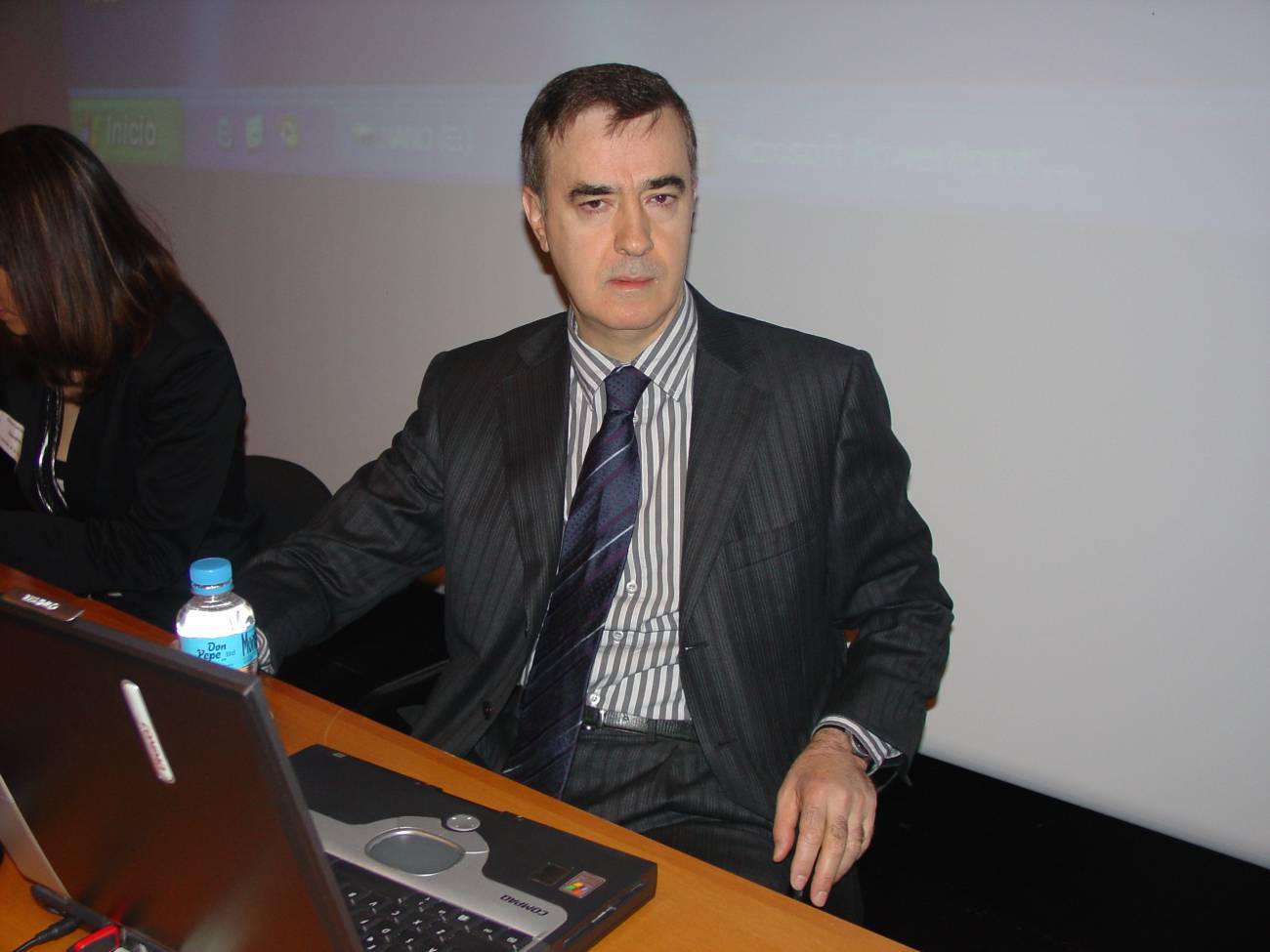 Las opiniones sobre asuntos científicos son plurales y diferenciadas, según Rafael Pardo.