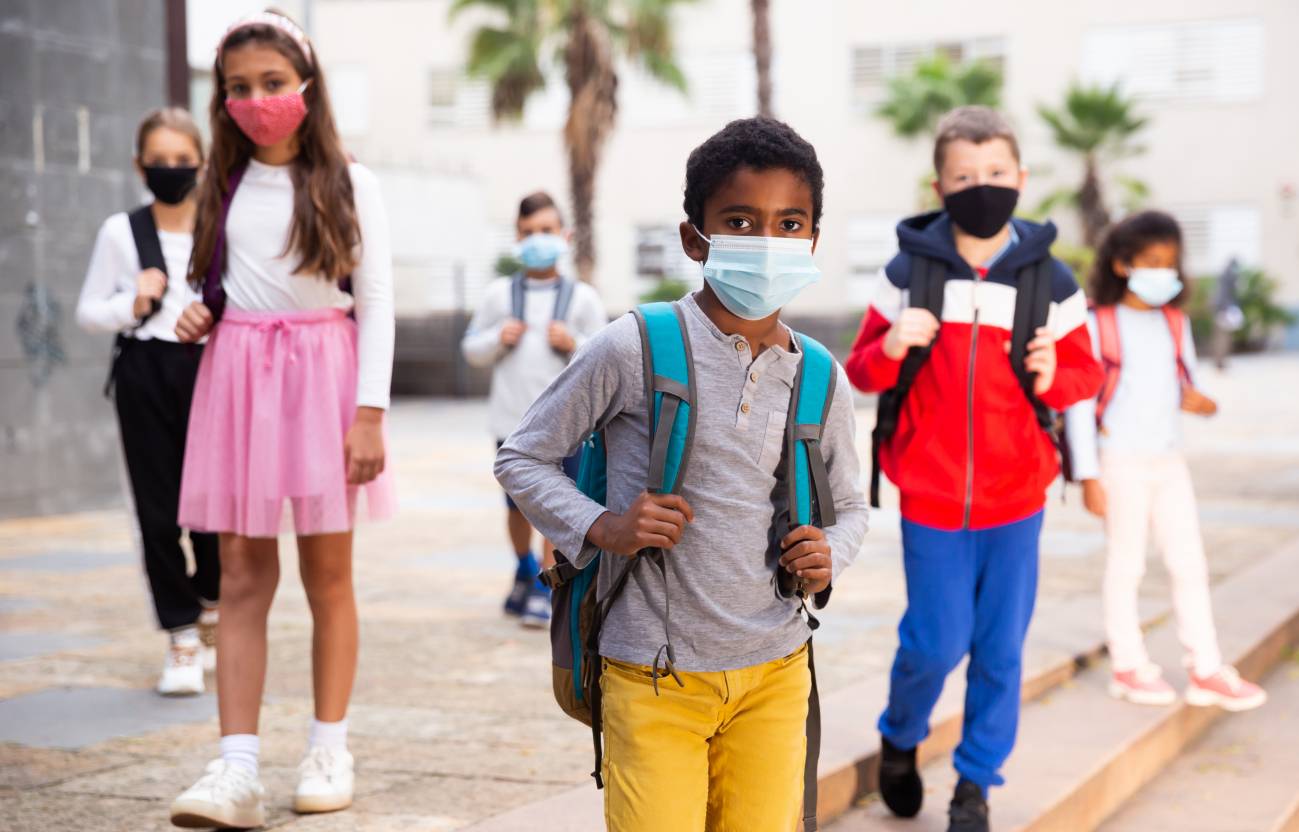 Cerrar colegios: una idea que no ha probado beneficios, pero sí daños 