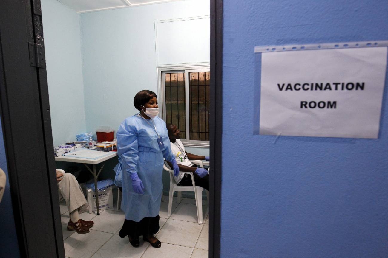 Si queremos una vacuna accesible para todo el mundo, las farmacéuticas no pueden tener monopolios 