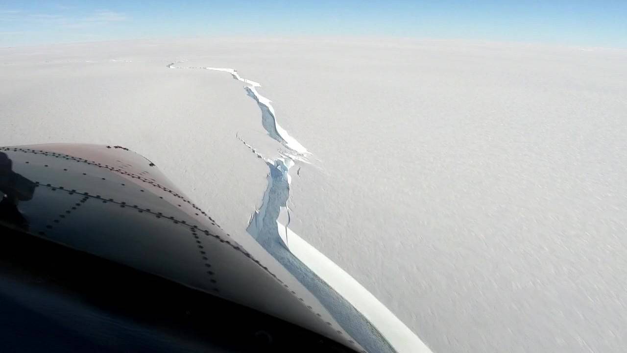 Un iceberg gigante se desprende de la Antártida