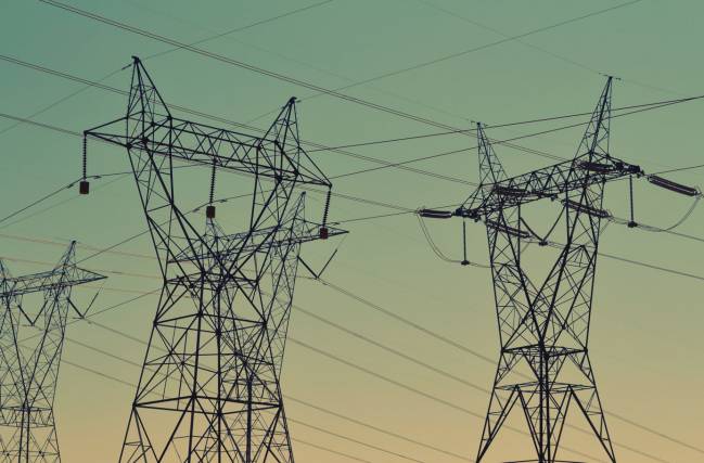 Apagón ibérico, año 1: de la caída del sistema eléctrico a su costoso refuerzo