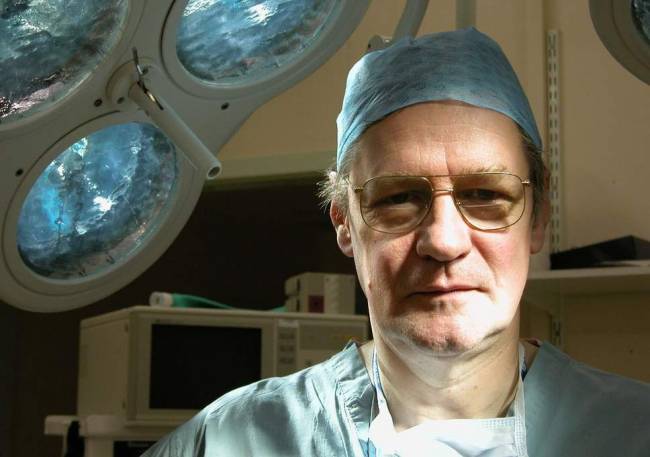 La batalla contra la muerte en la mesa de operaciones