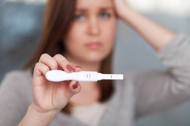 Por qué la fertilidad de las mujeres decae a los 35 años