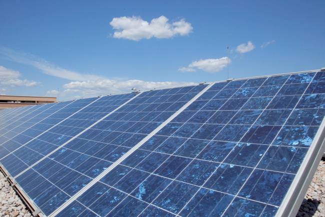 Abordan el diseño y preparación de materiales de bajo coste para la captación de energía solar