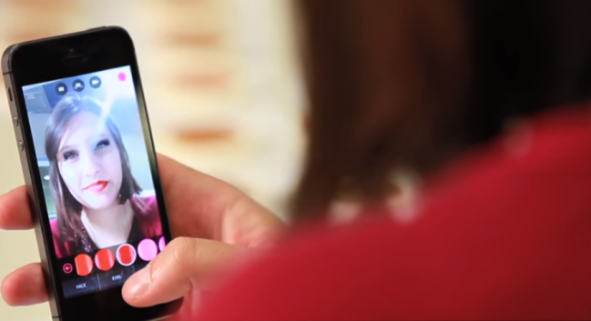 Algoritmos y tecnología de reconocimiento facial para mejorar el maquillaje