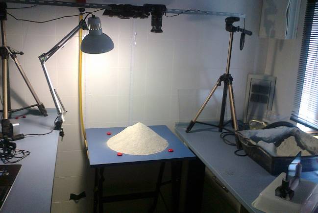 Analizan volcanes de laboratorio mediante sensores Kinect