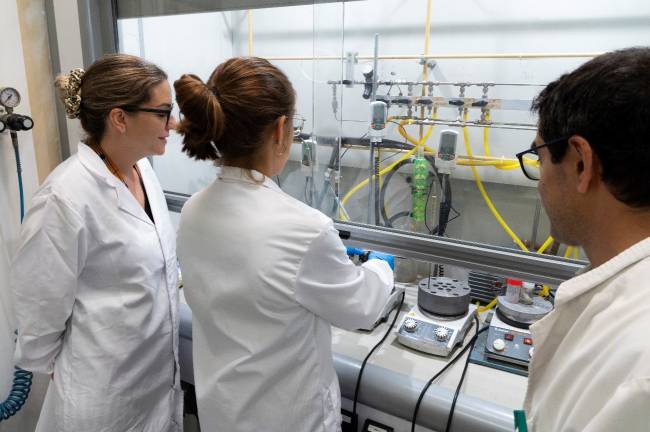 Personal del ITQ en su laboratorio. / ITQ (CSIC-UPV)