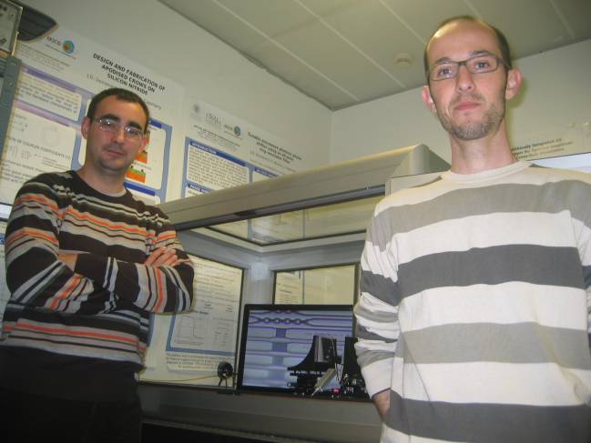 Desarrollan una técnica pionera que permite optimizar el diseño de chips ópticos