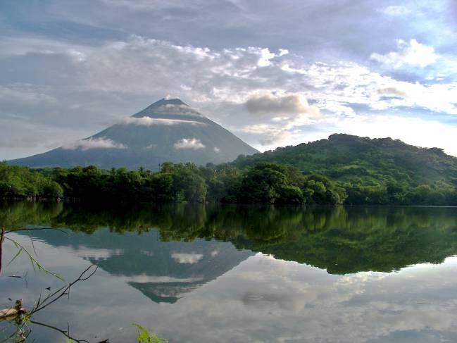 Diseñan un novedoso sistema para vigilar la actividad volcánica en Nicaragua 