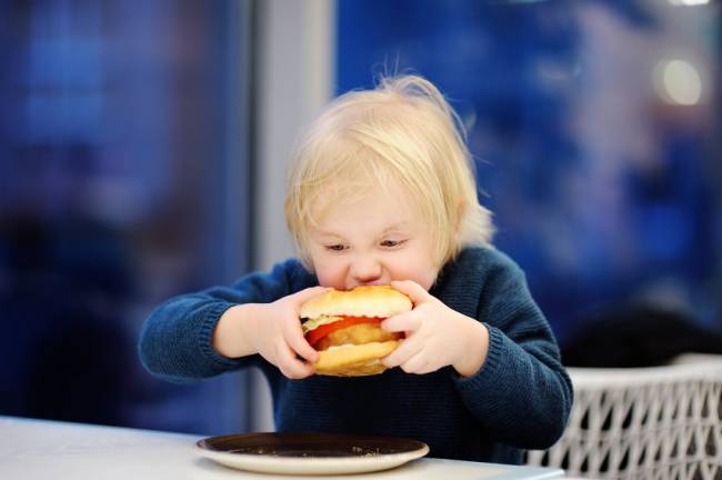 El 85% de los niños españoles se pasa con la sal