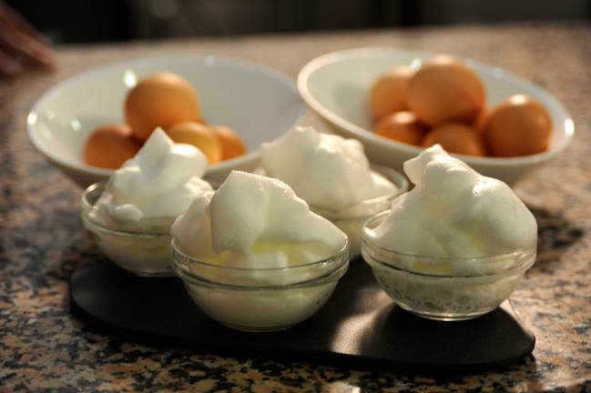 El CSIC patenta un derivado de la clara de huevo para usos culinarios 