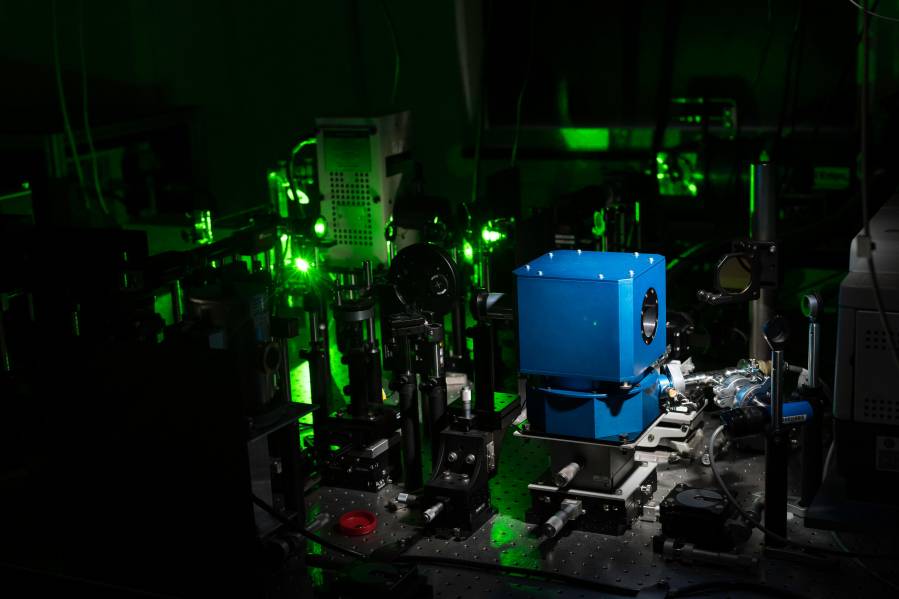 El primer superconductor del mundo que opera a temperatura ambiente