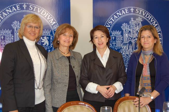El Seminario Voces y espacios femeninos analiza los retos del feminismo para el siglo XXI