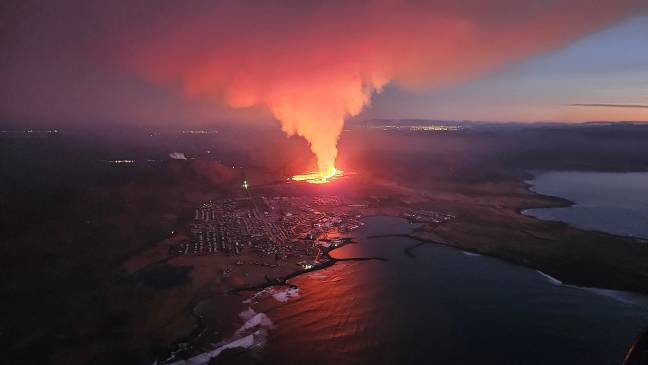 Emplean fibra óptica para monitorizar la actividad de volcanes en Islandia 