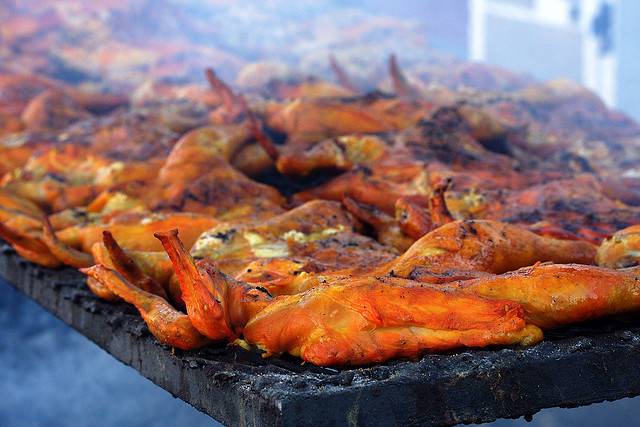 La carne cocinada aporta más energía que la cruda