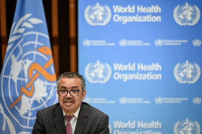 La OMS pide acelerar la vacunación ante el peligro de avance de la variante ómicron