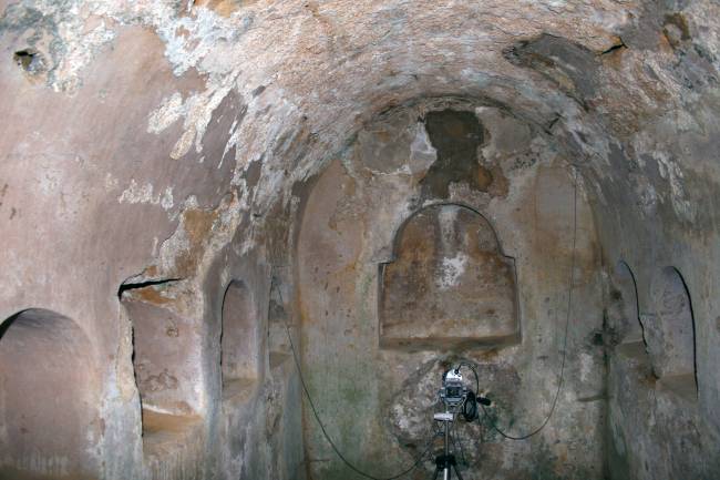 La Tumba Circular de la necrópolis romana de Carmona en Sevilla se deteriora