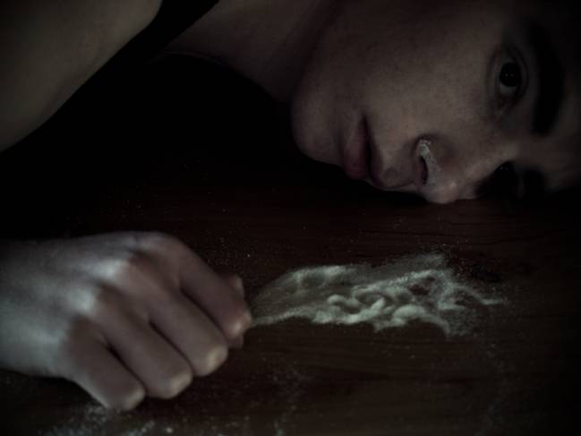 Las personas drogodependientes reconocen peor la ira, el miedo y la tristeza 