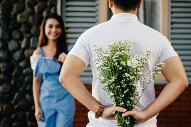 Las personas que expresan más su amor se sienten más queridas