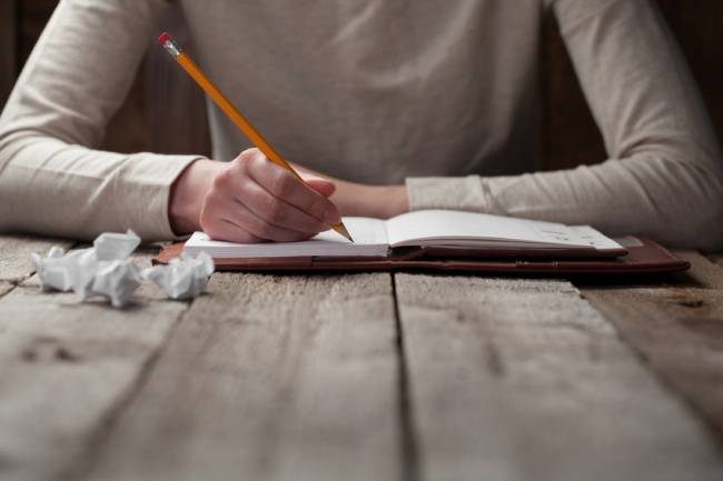 Los adultos disléxicos cometen más errores de escritura