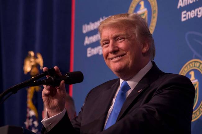 Los blancos votaron a Trump por miedo a perder sus privilegios